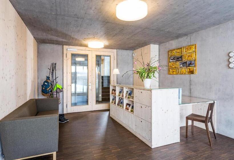 旅馆 Nova Casa Spinatscha Sedrun