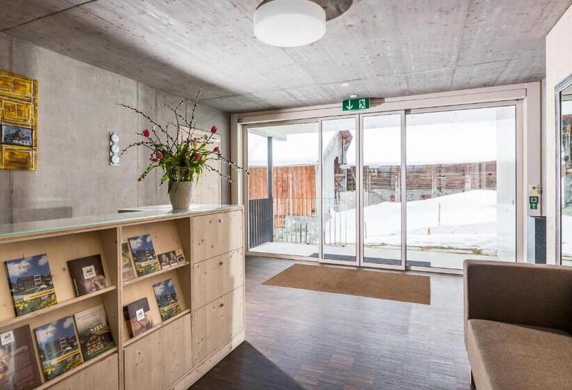 旅馆 Nova Casa Spinatscha Sedrun