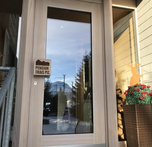 הוסטל Pensiun Trais Piz