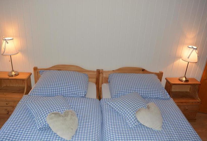 הוסטל Pensiun Trais Piz