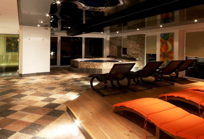 Amber Ski In/out Hotel & Spa