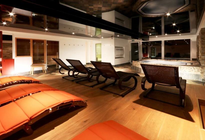 Amber Ski In/out Hotel & Spa