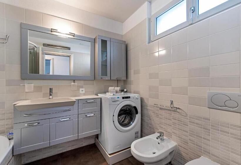 Art Apartment   Happy Rentals