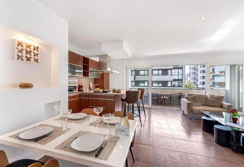 Art Apartment   Happy Rentals