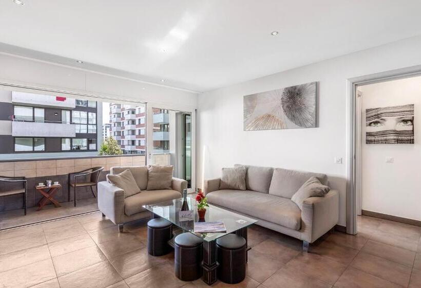 Art Apartment   Happy Rentals