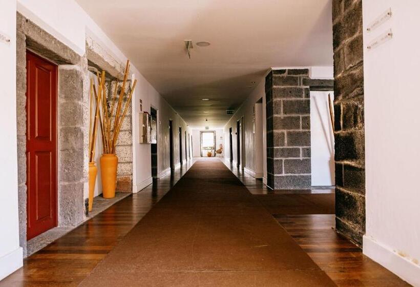 Azores Youth Hostels   Pico