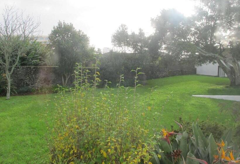 Azores Youth Hostels   Sao Miguel