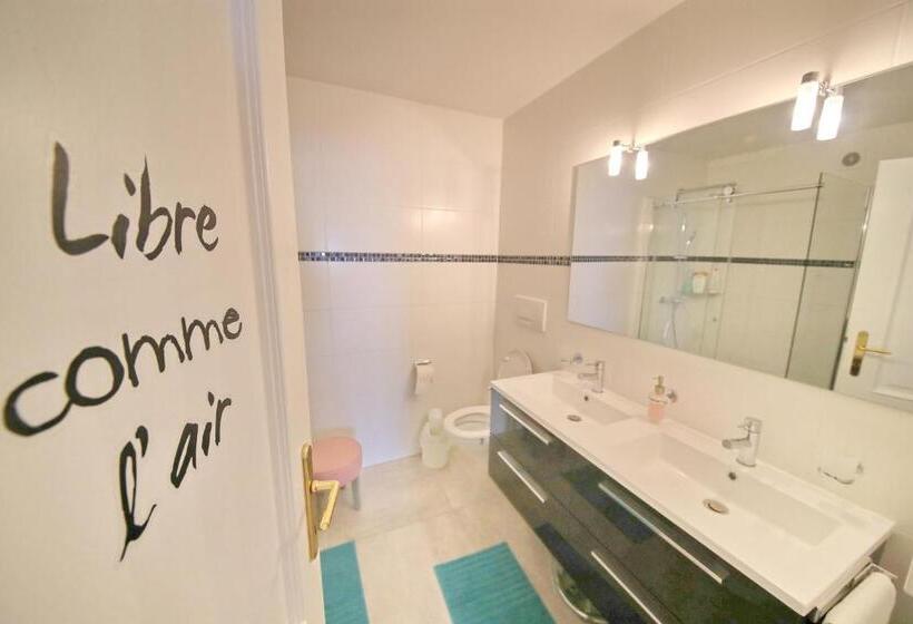 צימר Corseaux Beach