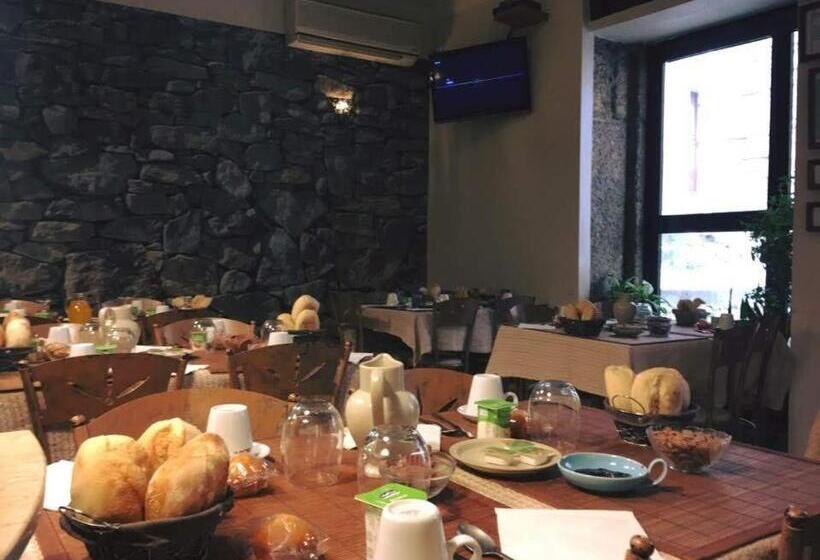 住宿加早餐  Abrigo Da Estrela