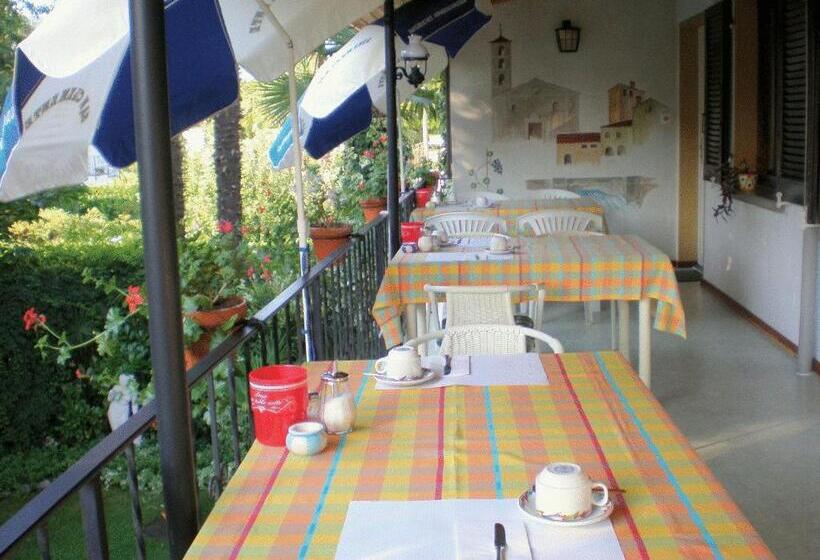 ベッドアンドブレックファースト Garni Molinazzo