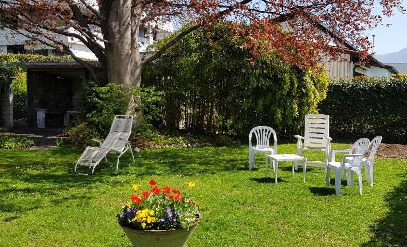 ベッドアンドブレックファースト Garni Molinazzo