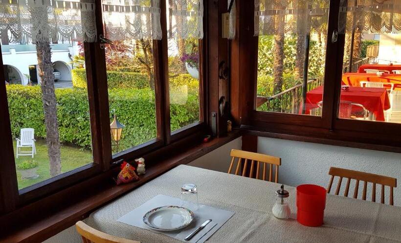 ベッドアンドブレックファースト Garni Molinazzo