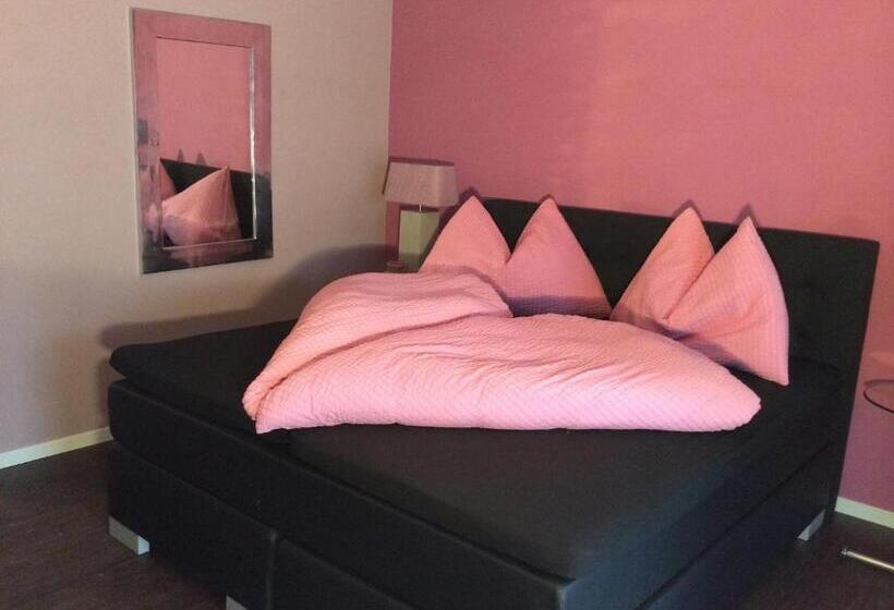 مبيت وإفطار Landcafe Mit Mini