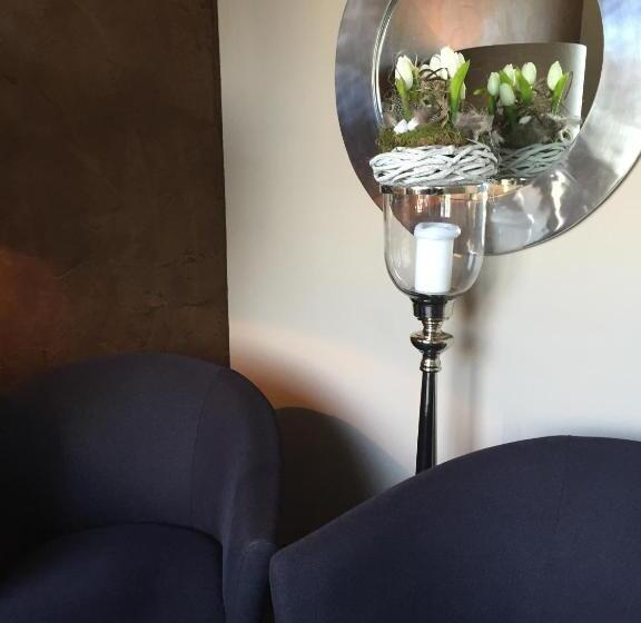 مبيت وإفطار Landcafe Mit Mini