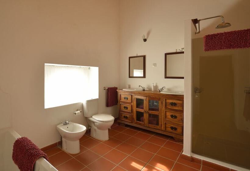 تختخواب و صبحانه Quinta Do Scoto