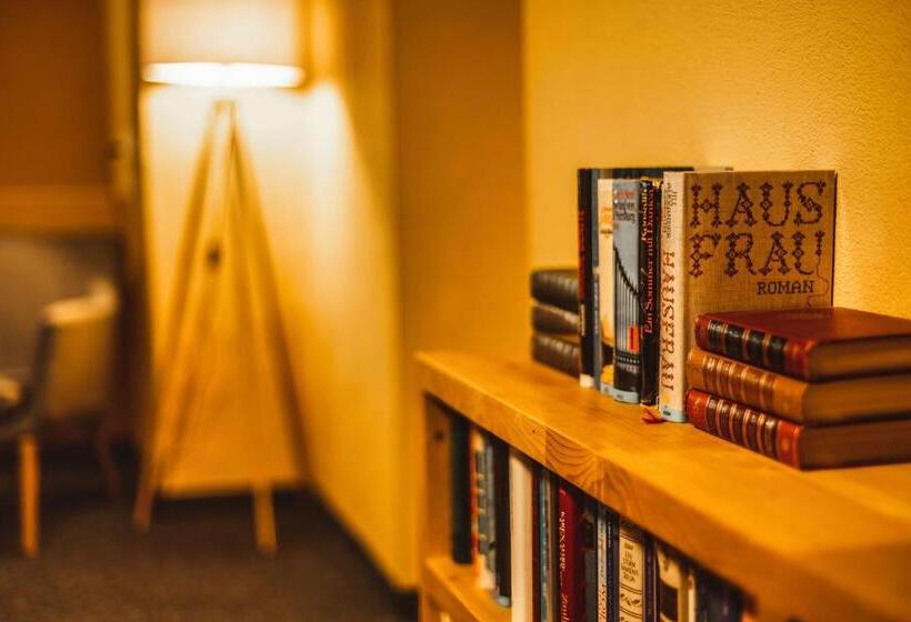 Curuna Hotel Garni B&b