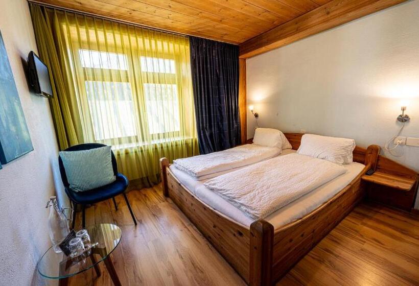 Curuna Hotel Garni B&b