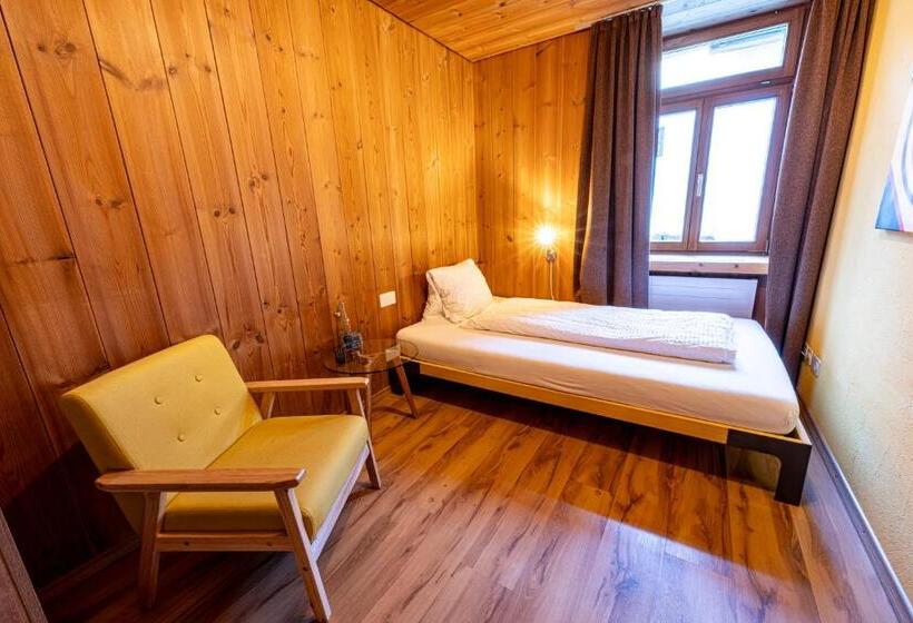 Curuna Hotel Garni B&b