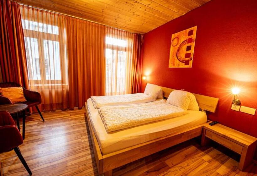Curuna Hotel Garni B&b