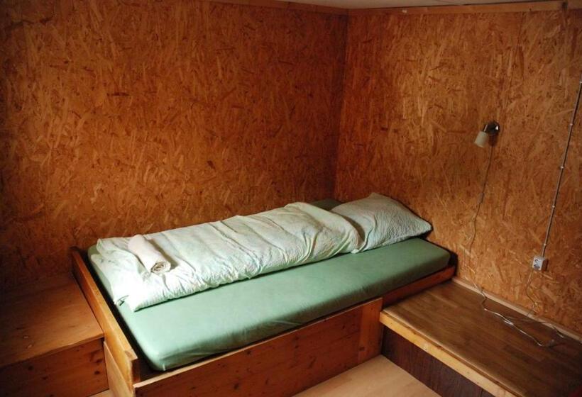 Hostel Le Chandelier