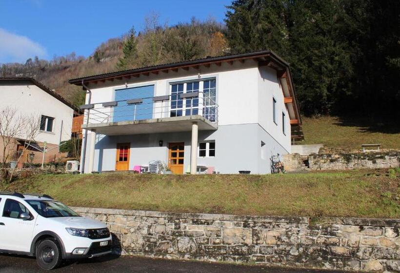 Hostel Le Chandelier