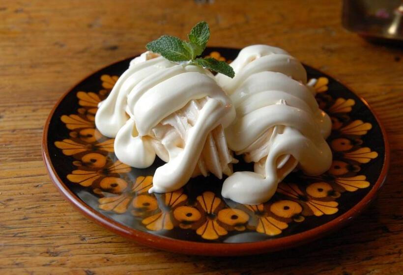 בית מלון כפרי Adler Boutique