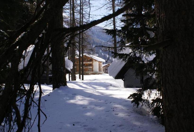 בית מלון כפרי Ahorni