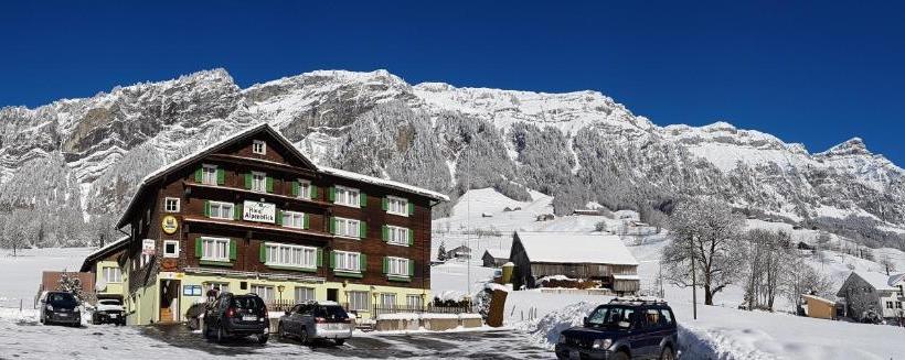 ホテル Alpenblick Muotathal