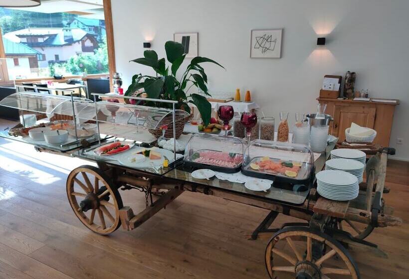 Отель Alpina Parpan