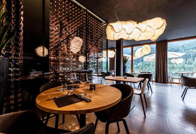 Отель Arnica Scuol   Adults Only