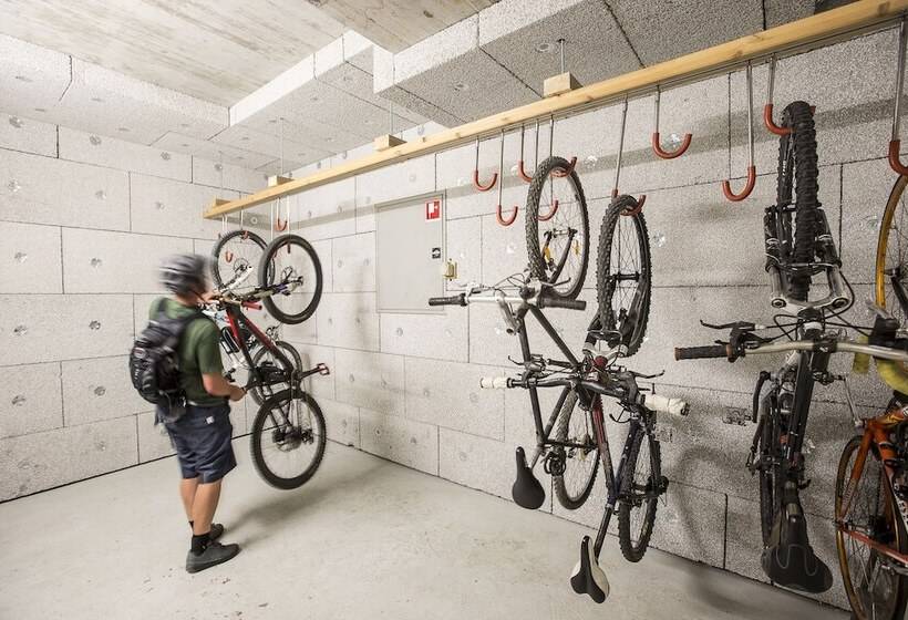 Отель Arnica Scuol   Adults Only