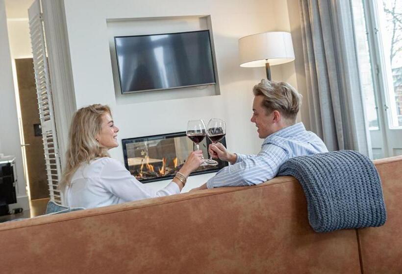 Отель Bossche Suites Stationsweg