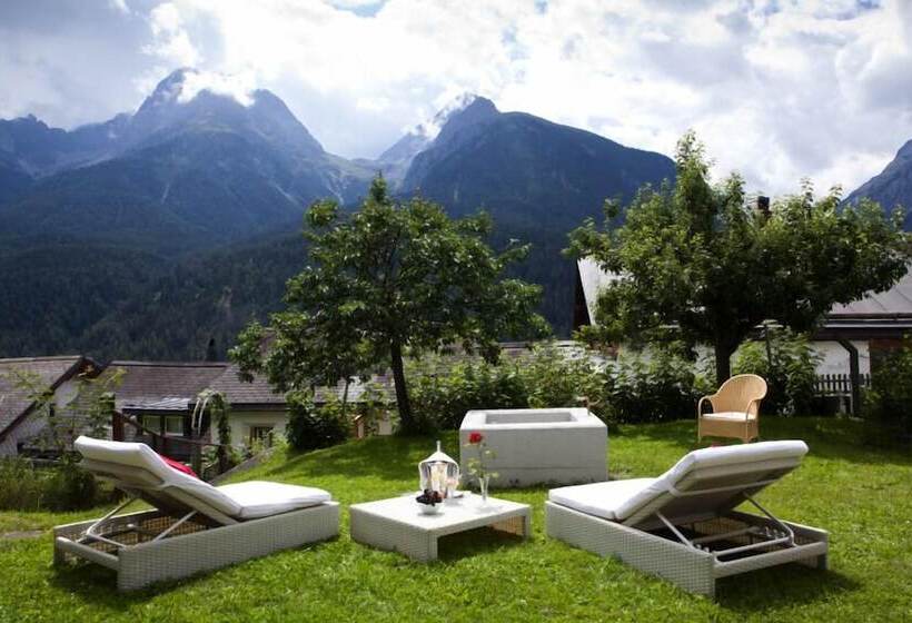 Отель Chasa Sofia