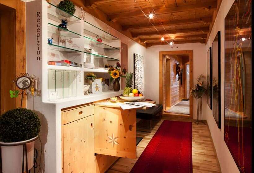 Отель Chasa Sofia