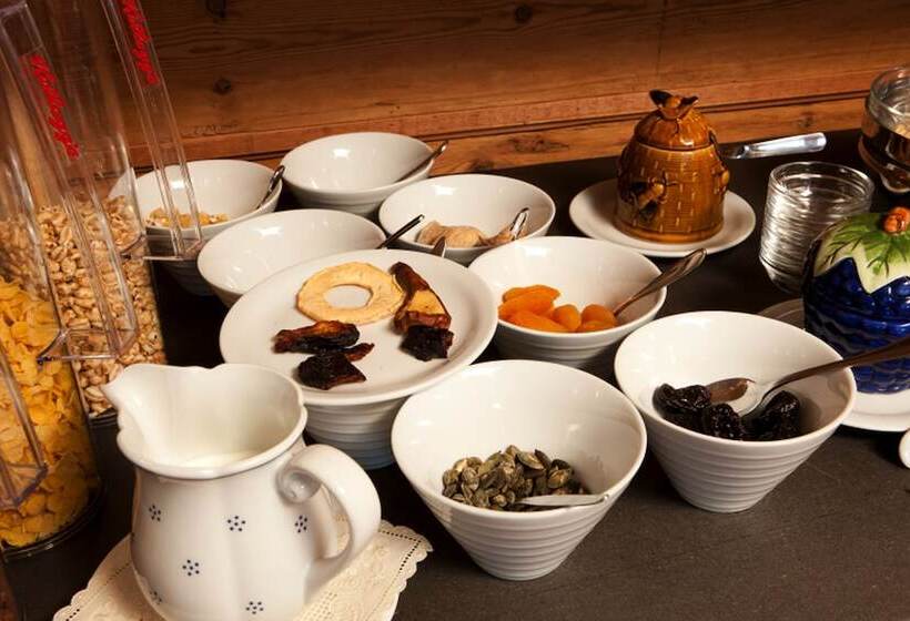 Отель Chasa Sofia