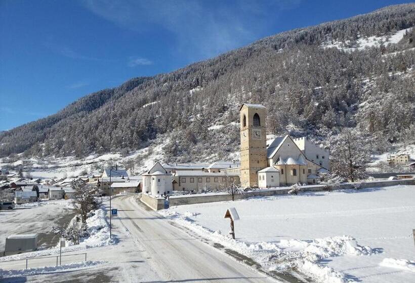 ホテル Chavalatsch