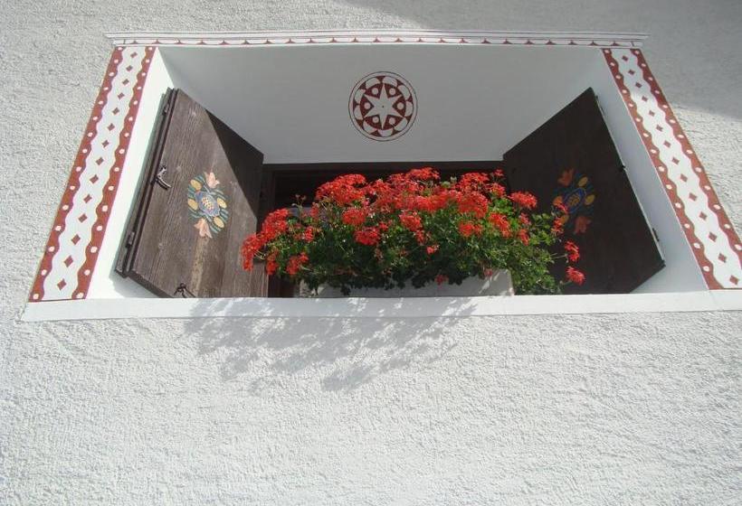 בית מלון כפרי Crusch Alba