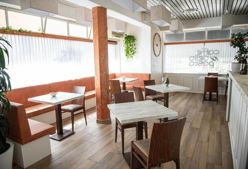 فندق Garni Moderno