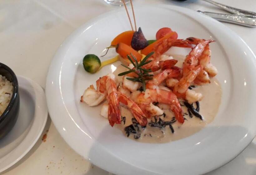 فندق Hôtel De Fully