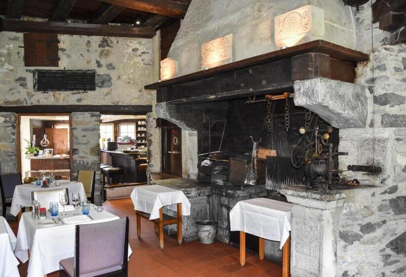 Отель Hôtel Restaurant Le Saint Christophe