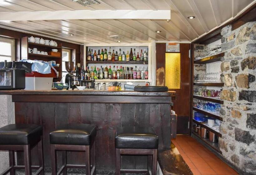 Отель Hôtel Restaurant Le Saint Christophe