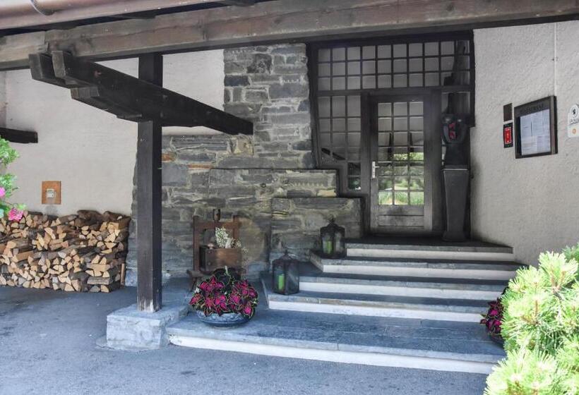 Отель Hôtel Restaurant Le Saint Christophe