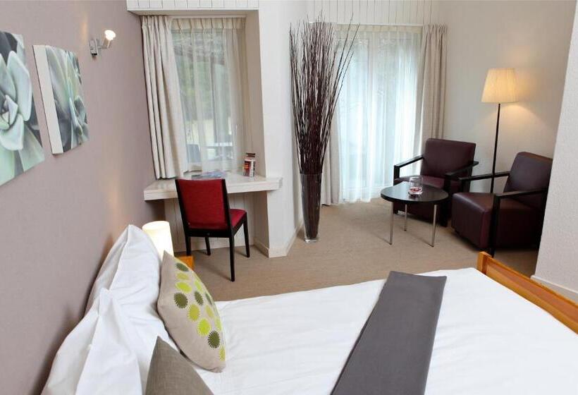 Отель Hôtel Restaurant Le Saint Christophe