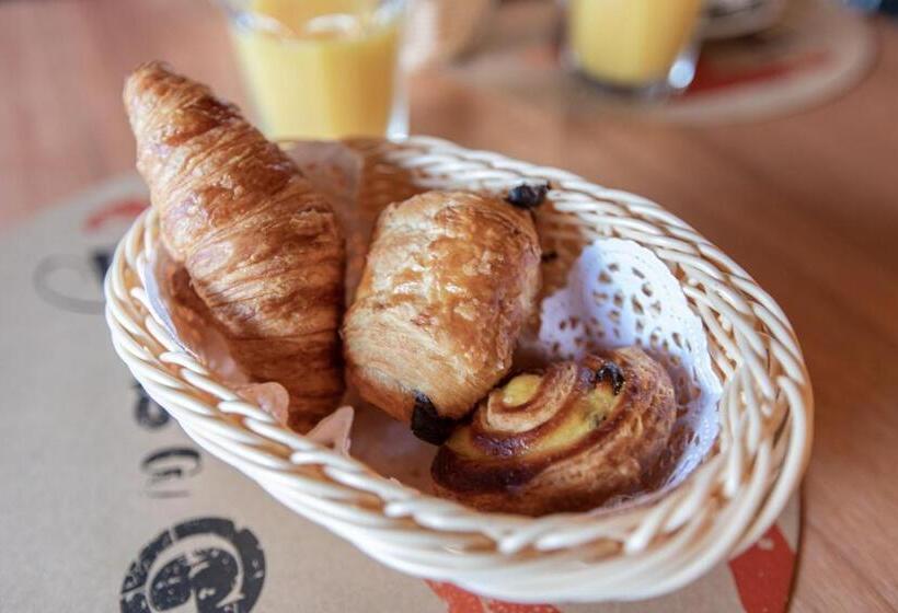 ホテル Ibis Styles Lausanne Center Mad House