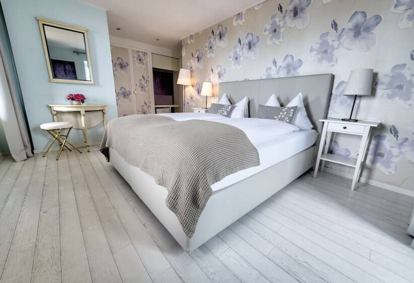 ホテル L Ermitage