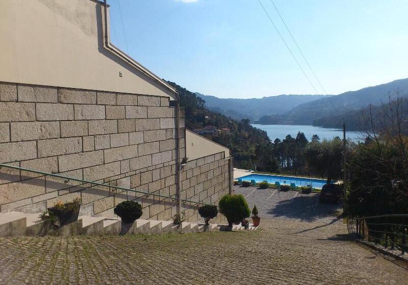 酒店 Lagoa Azul Do Geres