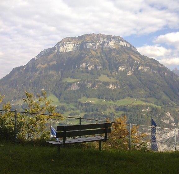 בית מלון כפרי Montana