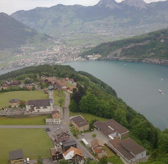 בית מלון כפרי Montana