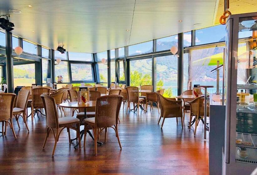 Отель Movieworld