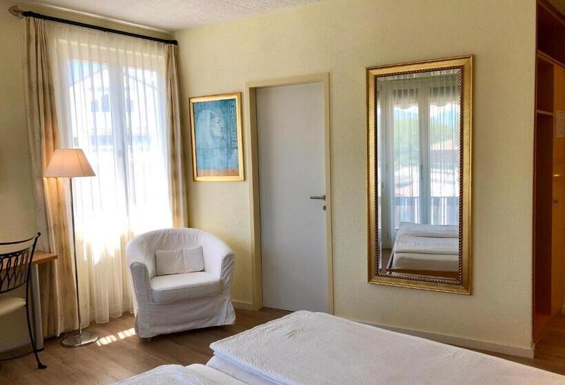 Отель Movieworld